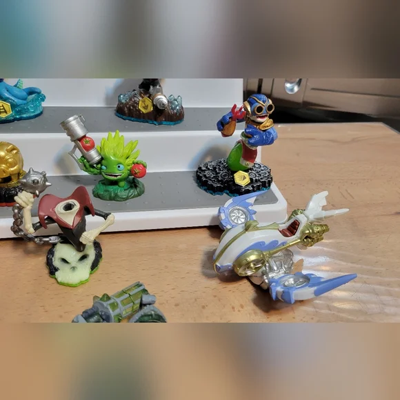 17 Pieces Skylanders Bundle Giants, Trap Team, SuperChargers, SWAP FORCE LOOSE - Picture 6 of 16